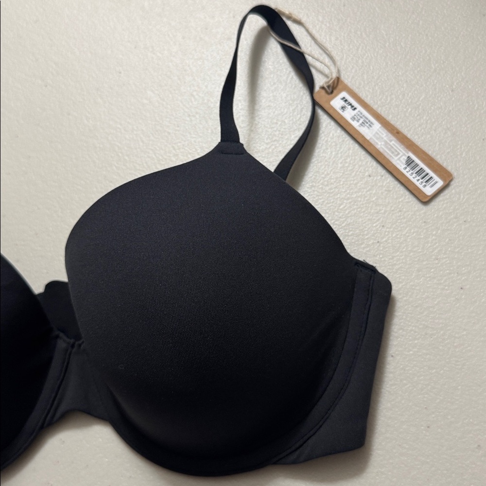 SKIMS Fits Everybody T-Shirt Demi Bra NWT
